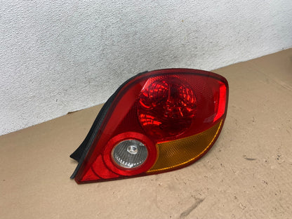 2003 2004 Hyundai Tiburon Coupe Right Passenger Rh Side Tail Light AG40752