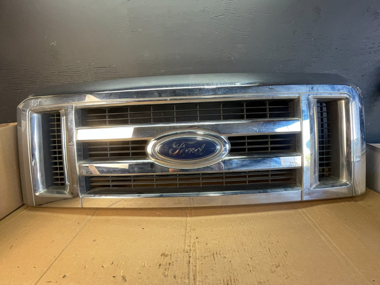 2008 to 2014 Ford Econoline E150 E250 Front Upper Chrome Grill Grille ac5462 DG0