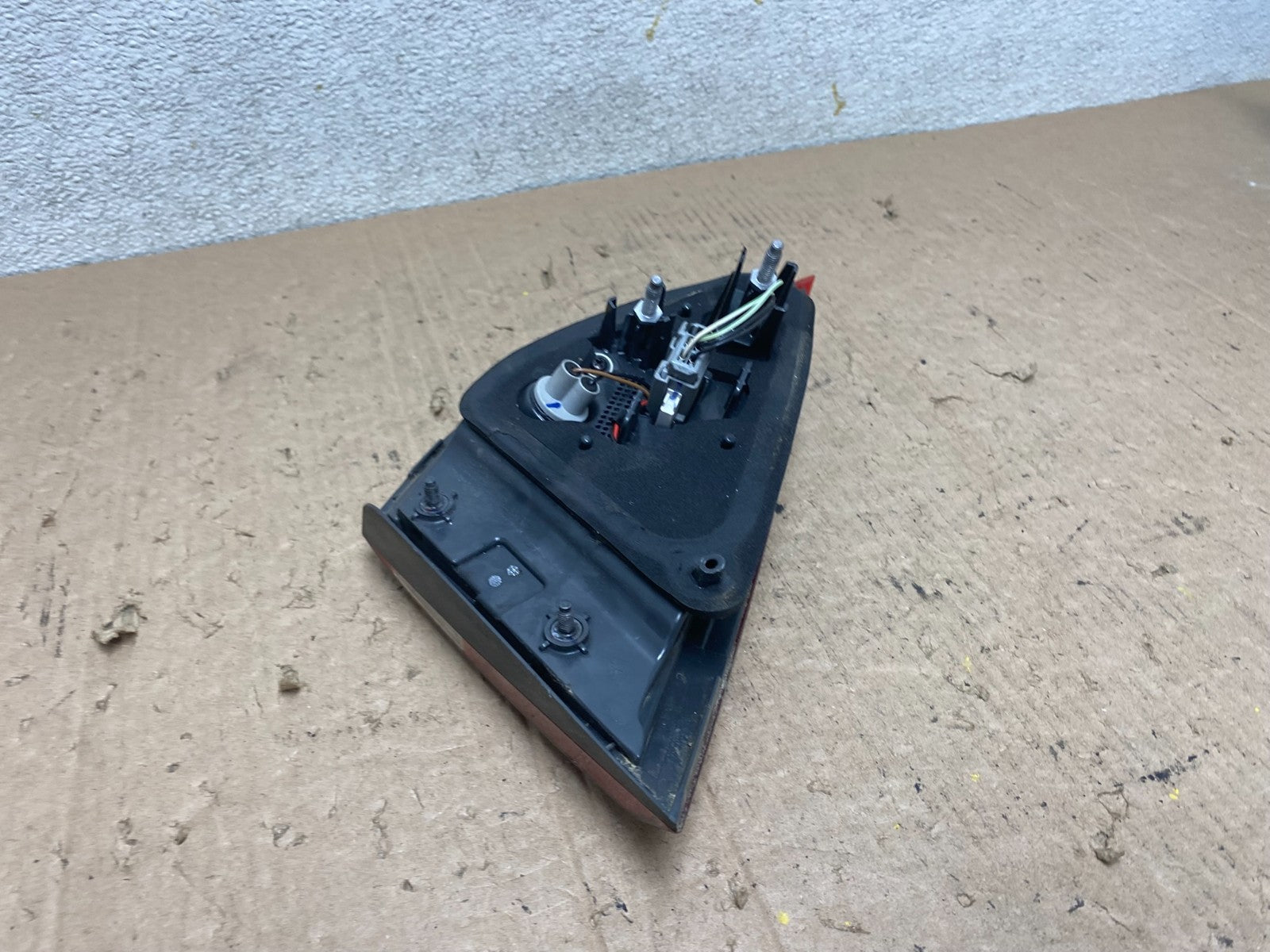2015 to 2017 Chrysler 200 Sedan Left Driver Side Inner Tail Light Q2843 DW6