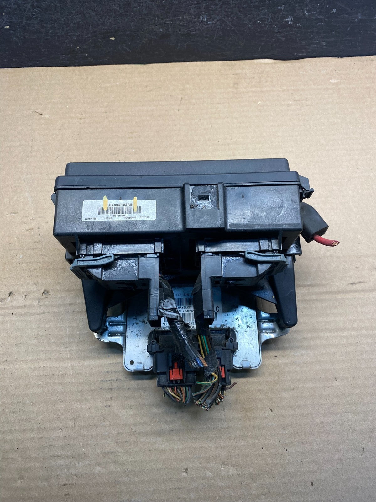 2007 2008 2009 Dodge Durango Fuse Box Relay Panel Body Module BCM AE0073 DG0