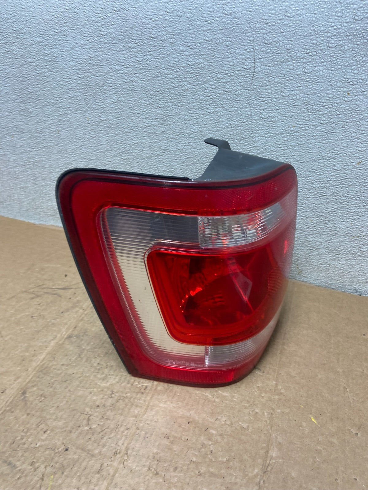 2008 to 2012 Ford Escape Left Driver LH Side Tail Light AA1683 PS2