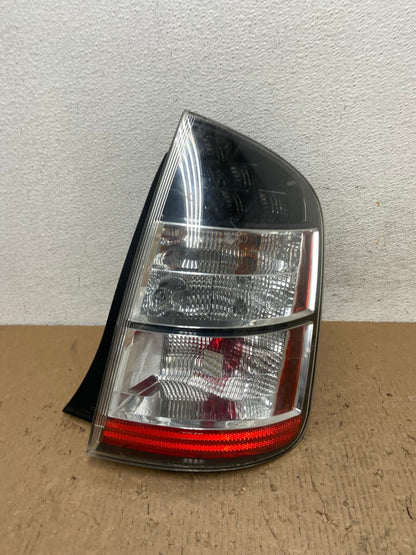 2004 - 2005 Toyota Prius Right Passenger Side Rh Tail Light AD8842 LK0