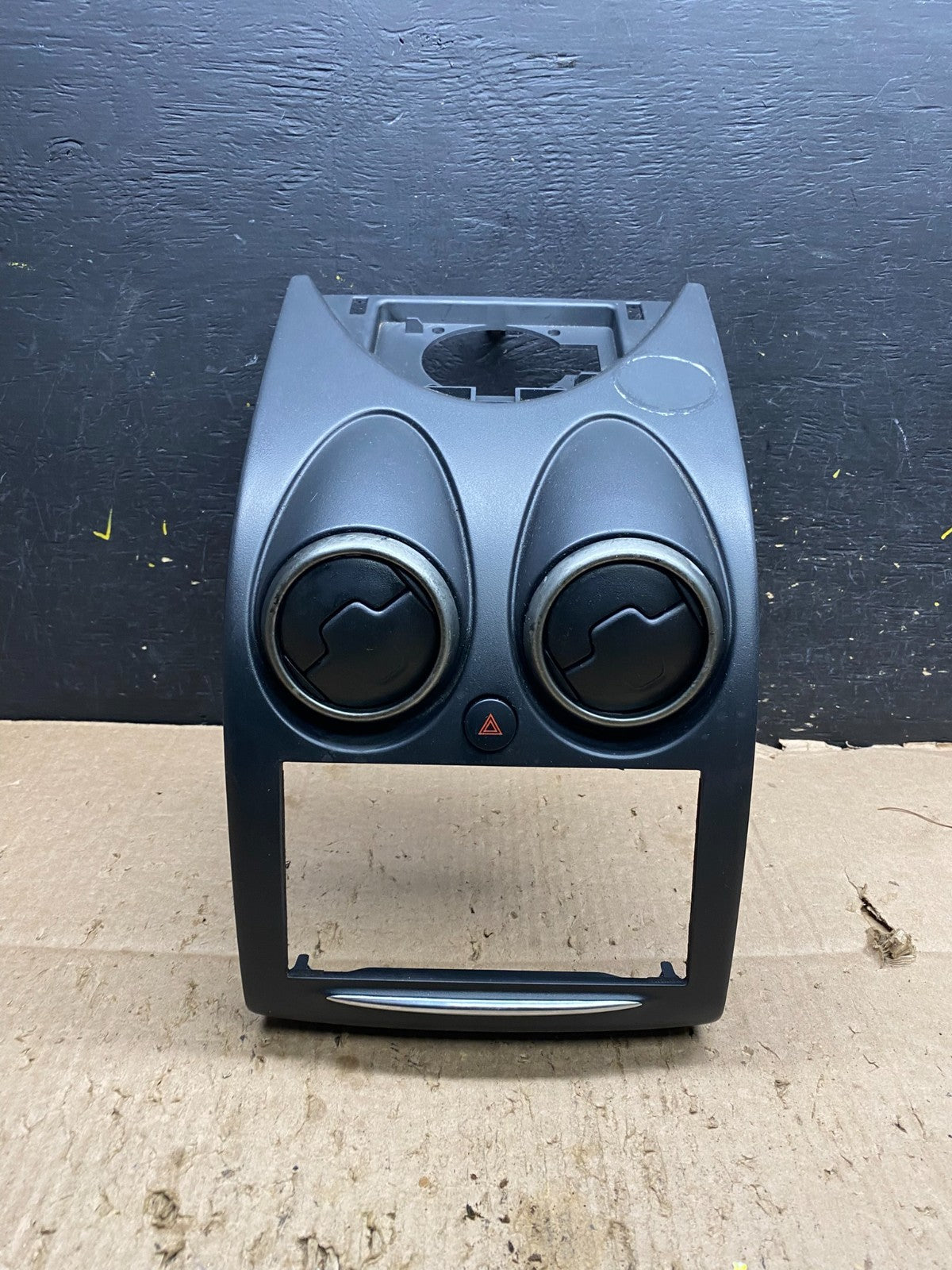 OEM 2011 2012 2013 Nissan Rogue Dash Upper Center Radio Bezel Trim Y8116 DG0