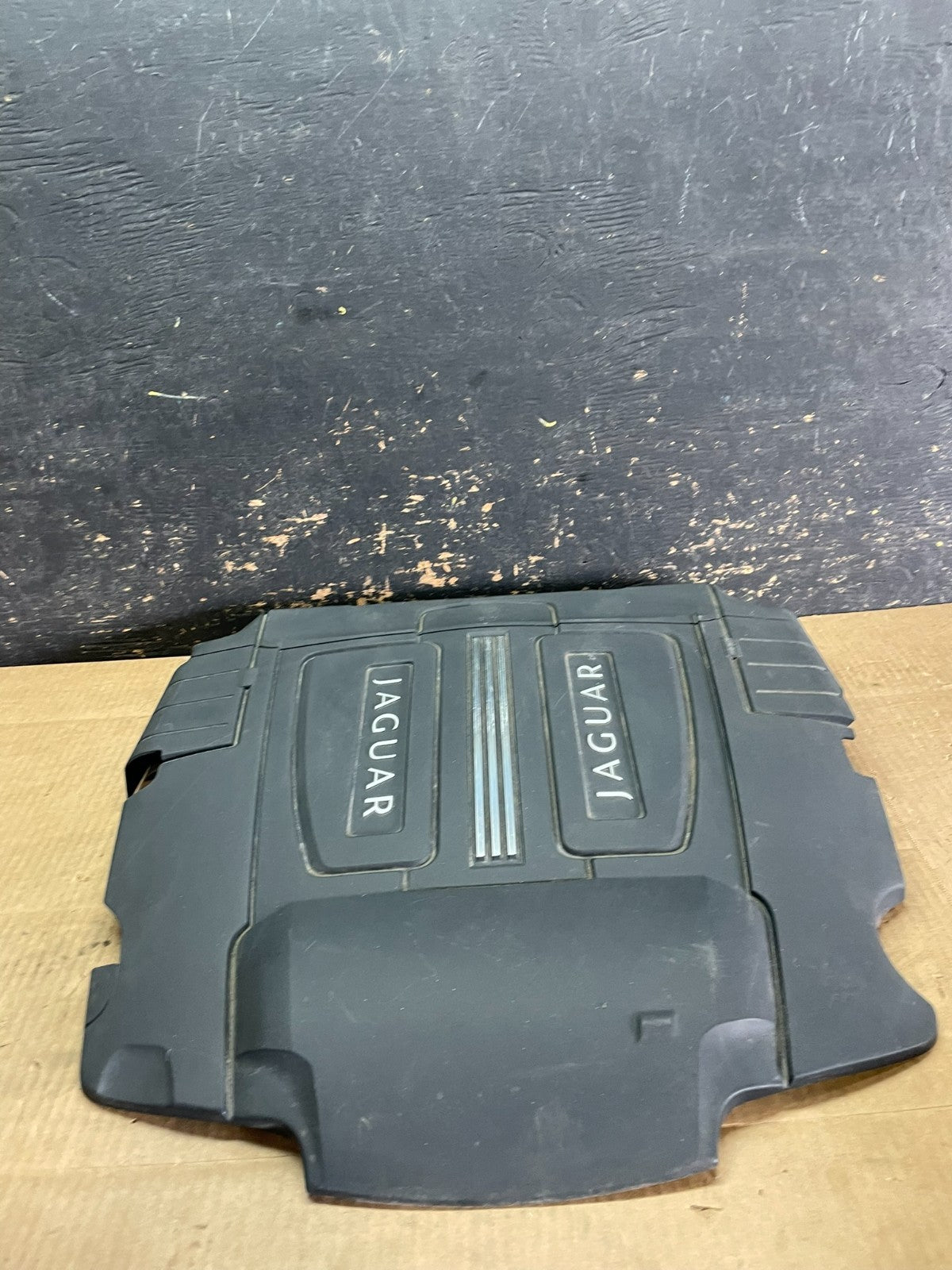 2010 to 2019 Jaguar XF XE 3.0L F-Pace Engine Motor Plate Cover OEM AA9226  DG3