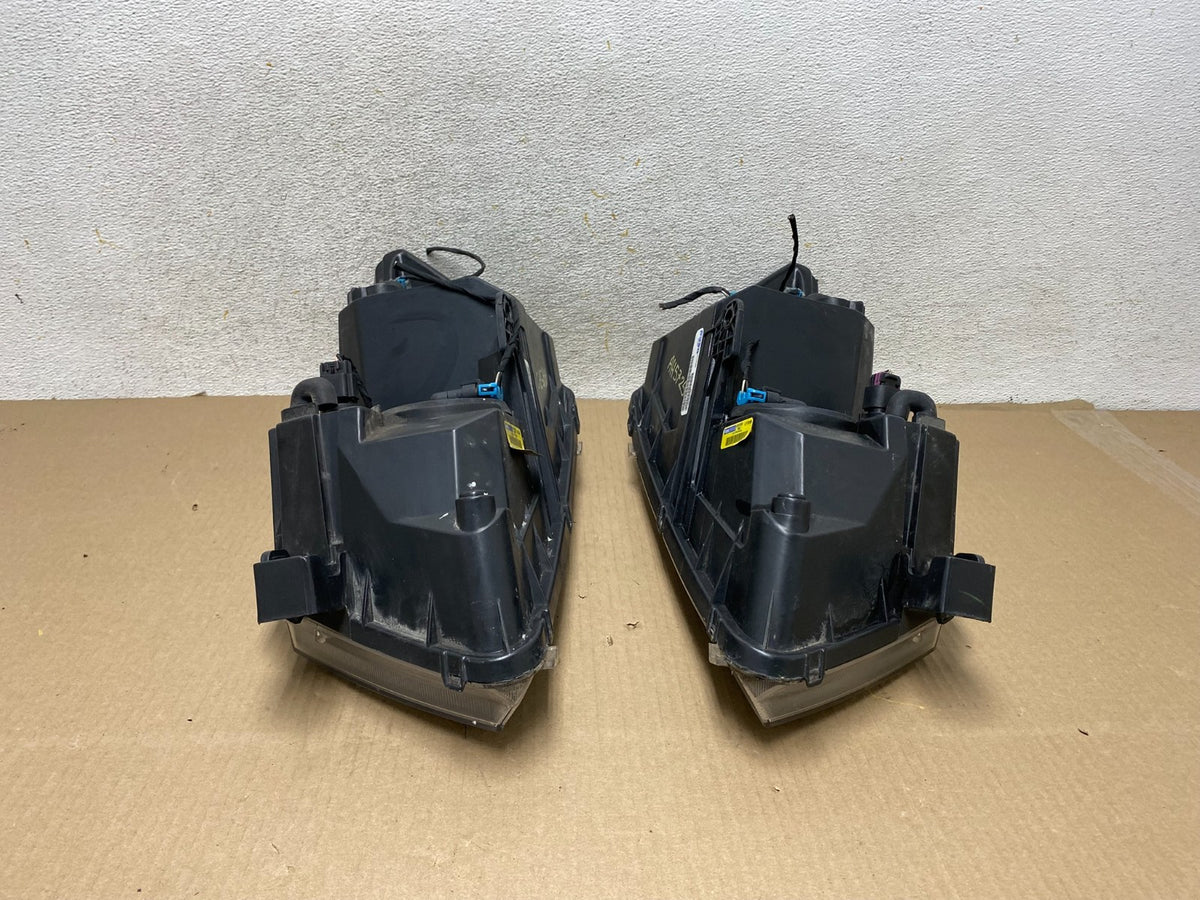 2009 to 2017 Dodge Journey Headlights Left+Right Set Halogen DEPO AH5725 DW8
