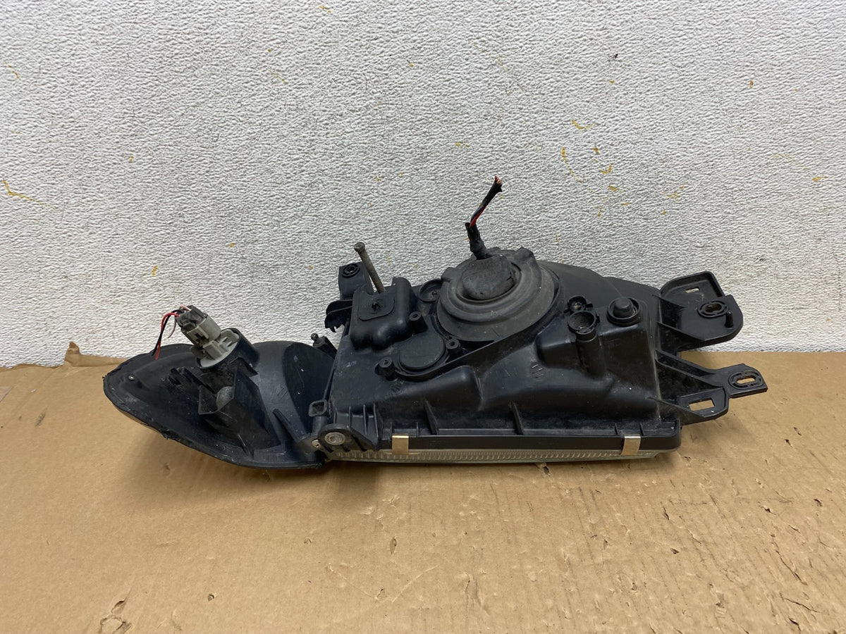 1999 - 2000 Subaru Forester Right Passenger Side Headlight Halogen AH2831 DW5