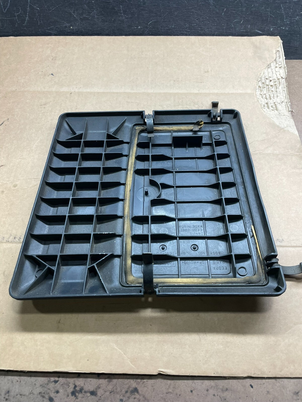 2008 to 2012 Ford Escape Engine Motor Cover Oem L3578 DG6