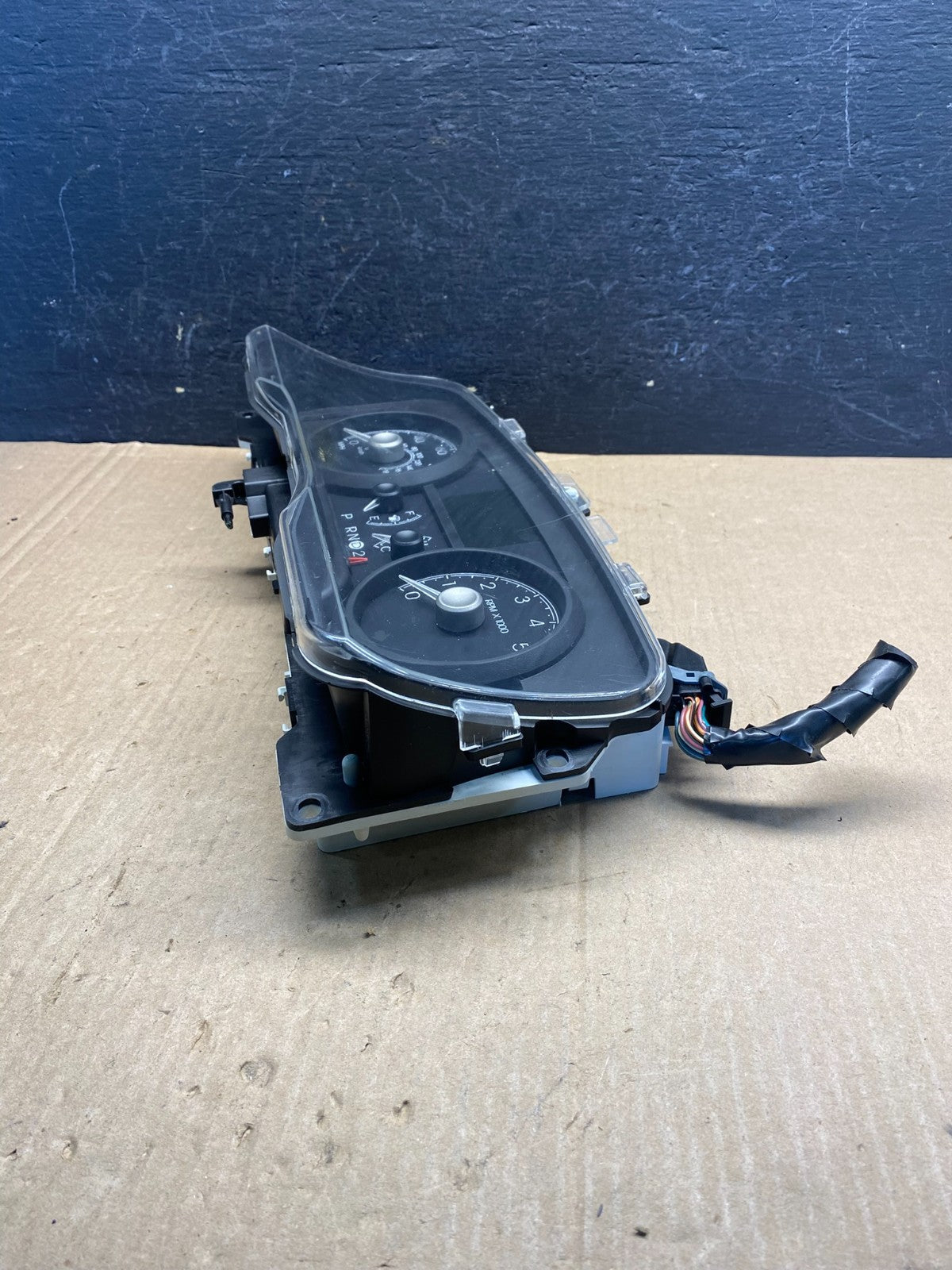 2009 to 2010 Mercury Marquis Speedometer Cluster Gauge ae7605 DG2