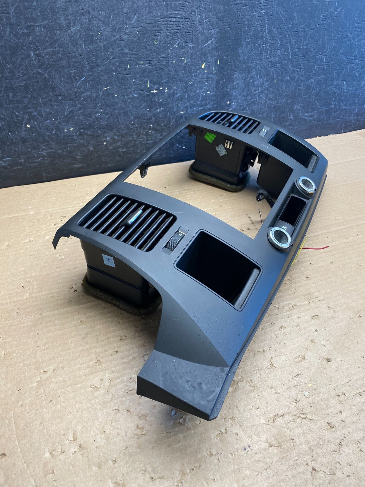 2007 to 2014 Silverado Sierra Center Console Radio Bezel Air Vents AG8380 DG3