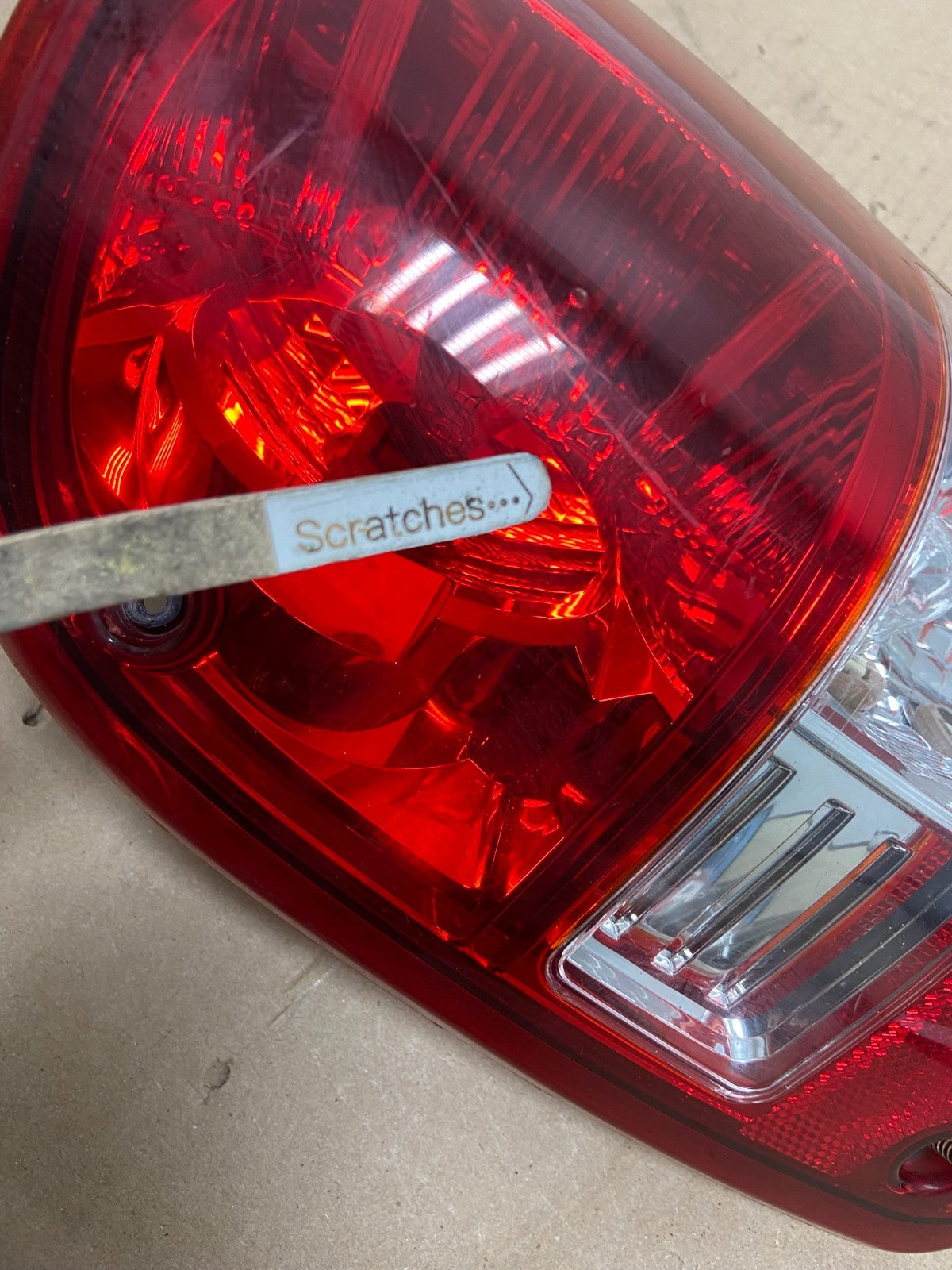 2006 to 2011 Ford Ranger Left Driver LH Side Tail Light AG6652 DW3