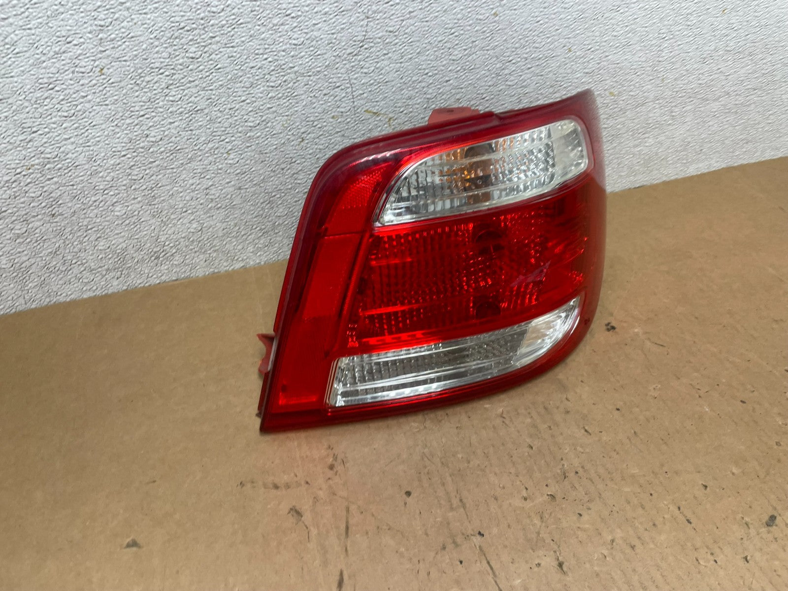2005 to 2006 Saab 9-2x 92 Right Passenger RH Side Tail Light OEM Q6772 DW2
