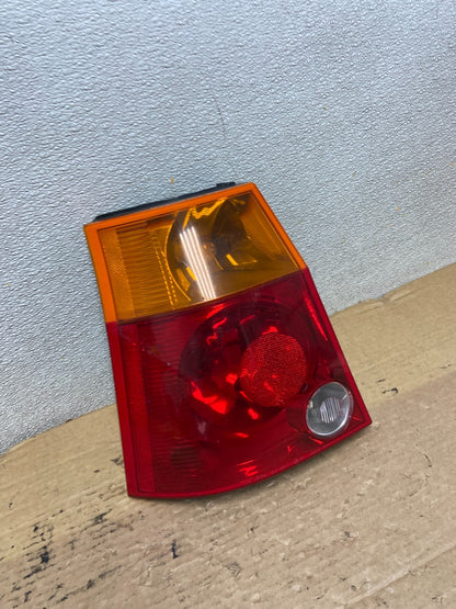 2004 2005 2006 Chrysler Pacifica Left Driver LH Tail Light Oem AB5302 LK2