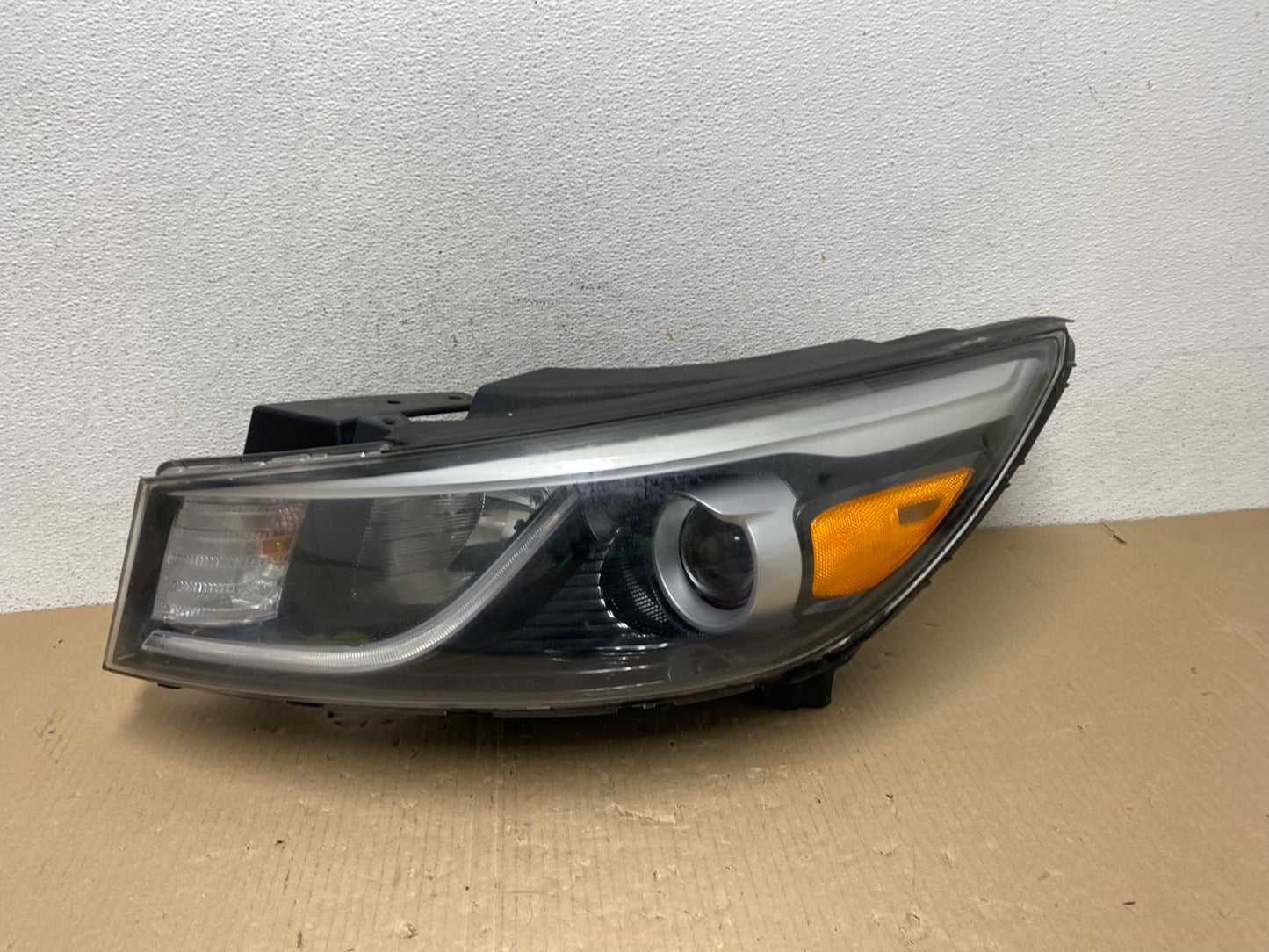 2015-2018 Kia Sedona Left Driver Lh Side Headlight Halogen AE9621 LK0