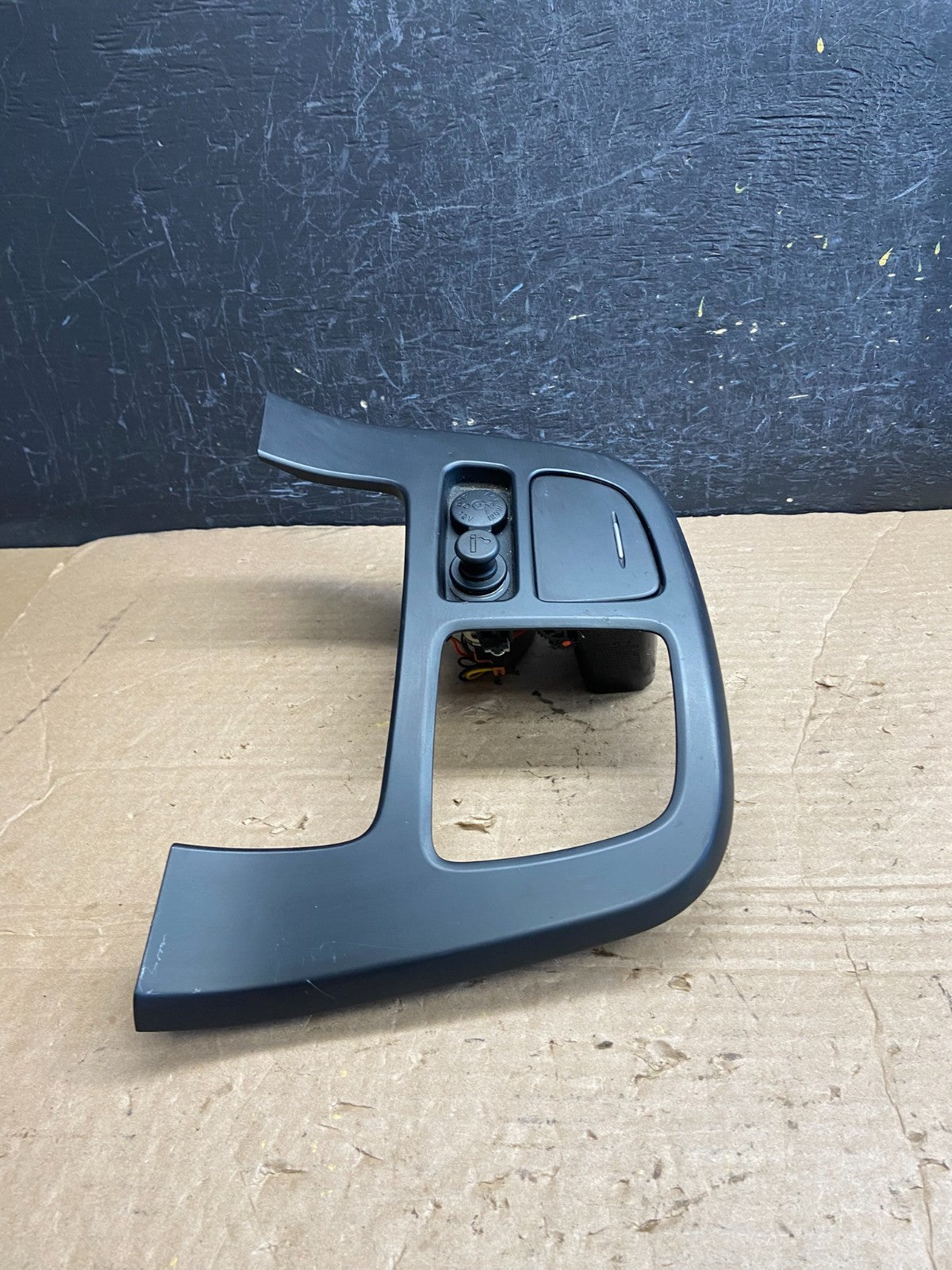 2006-2012 Hyundai Entourage Center Console Gear Shifter Bezel Astray AF2181 DG1