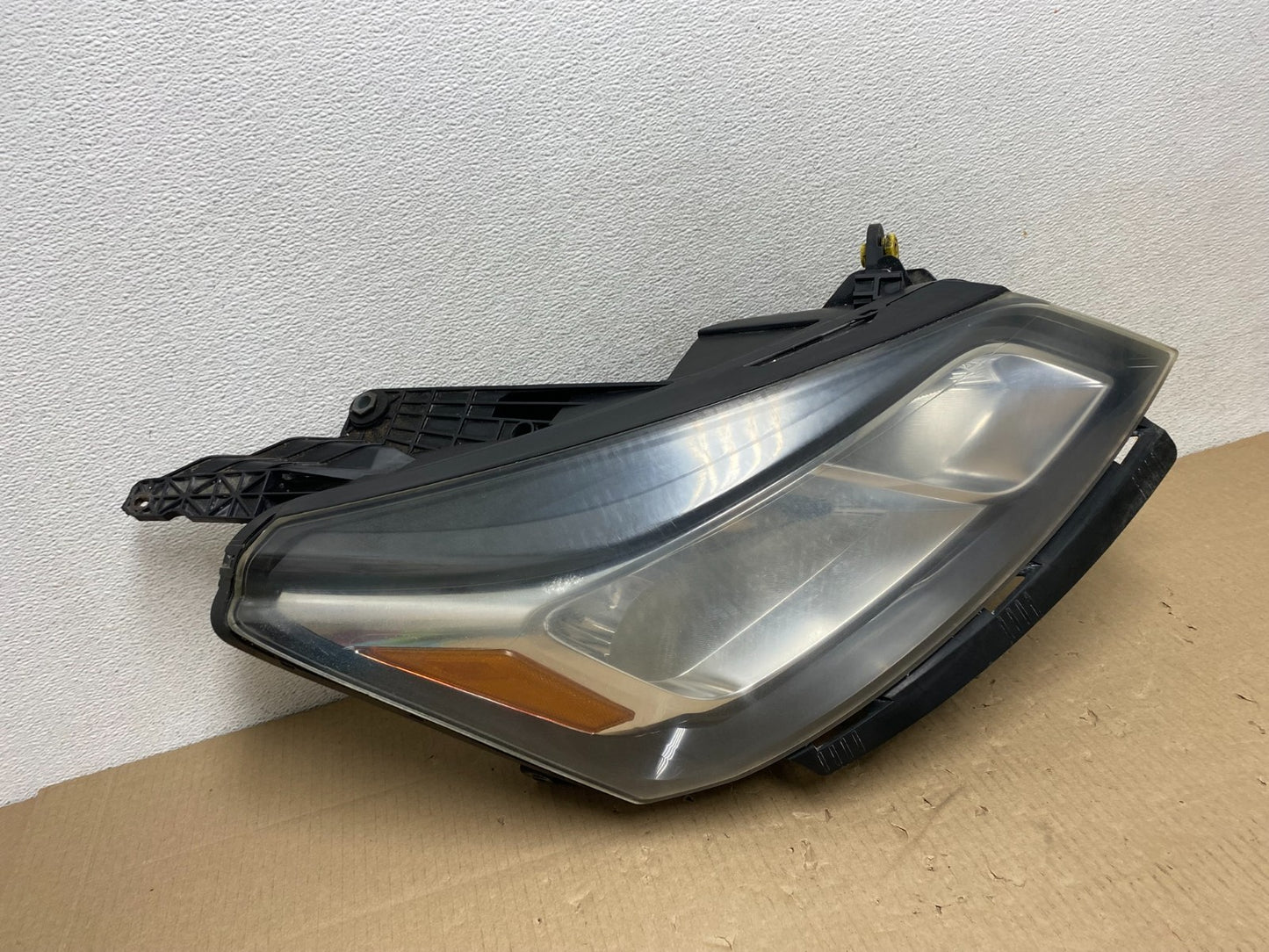2013-2017 Chevrolet Traverse Right Passenger Side Halogen Headlight AG5889 DW2