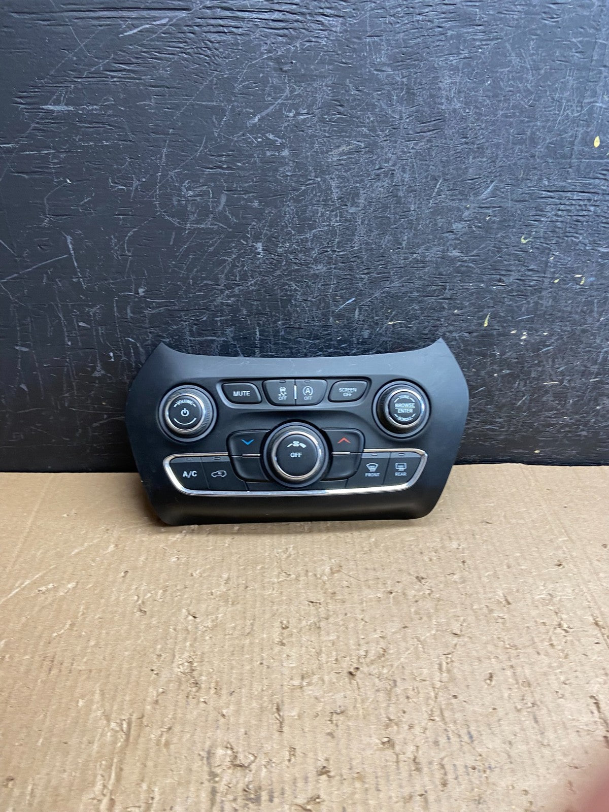 2019 to 2023 Jeep Cherokee Heater Climate Temperature Control AF1510 DG0