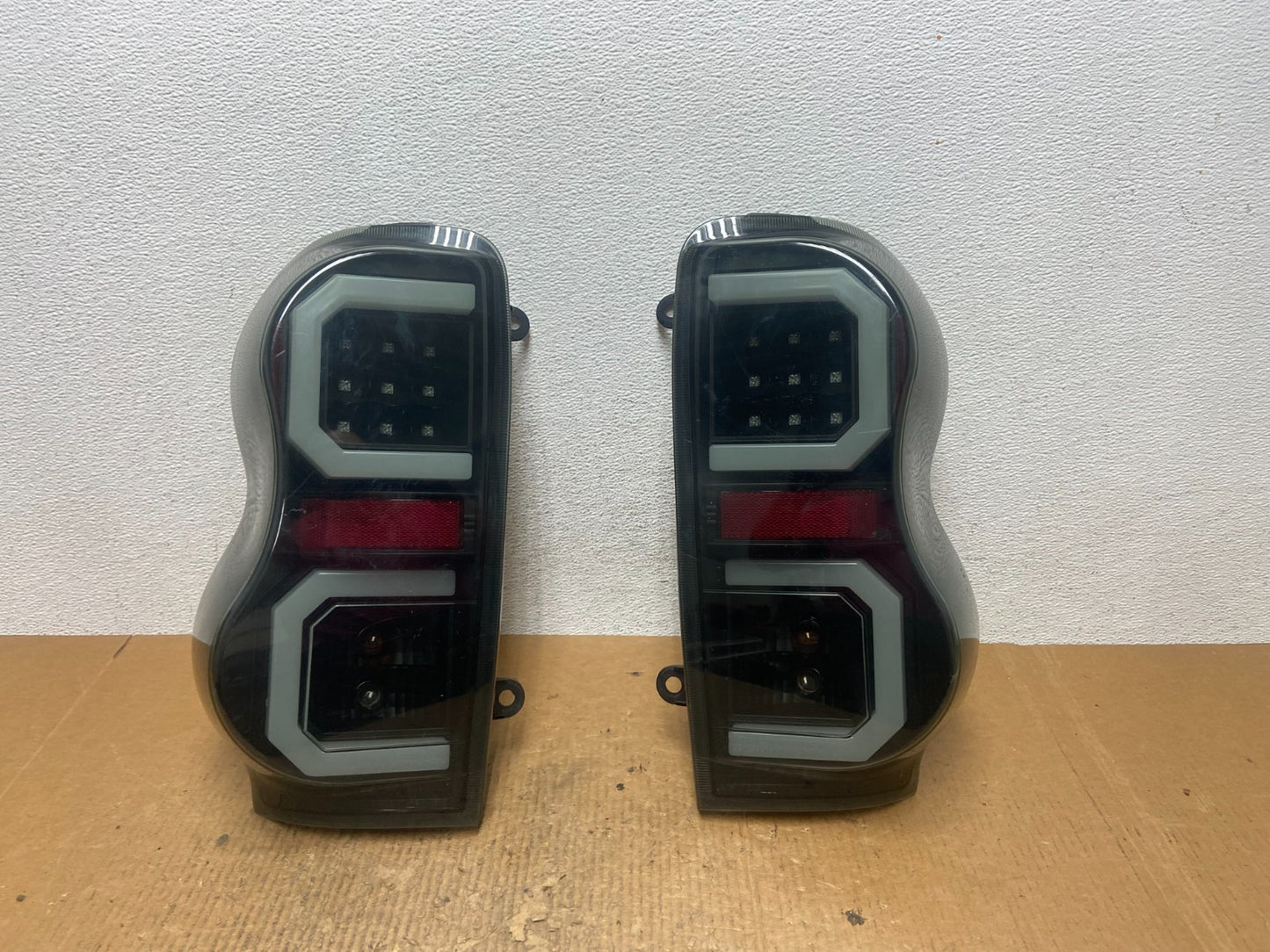 2004-2009 Dodge Durango Left+Right Set Side LED Black Tail Lights AE2798 DG0