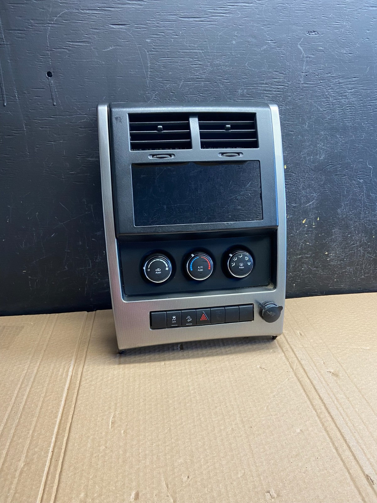 2008 to 2012 Jeep Liberty Dash Climate Temperature Control Radio Bezel AF6115 DG0