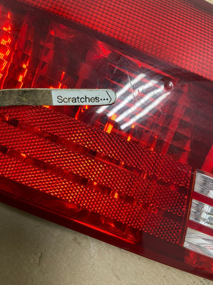 2004 - 2005 Toyota Sienna Left Driver LH Side Inner Tail Light AF5043 LK3