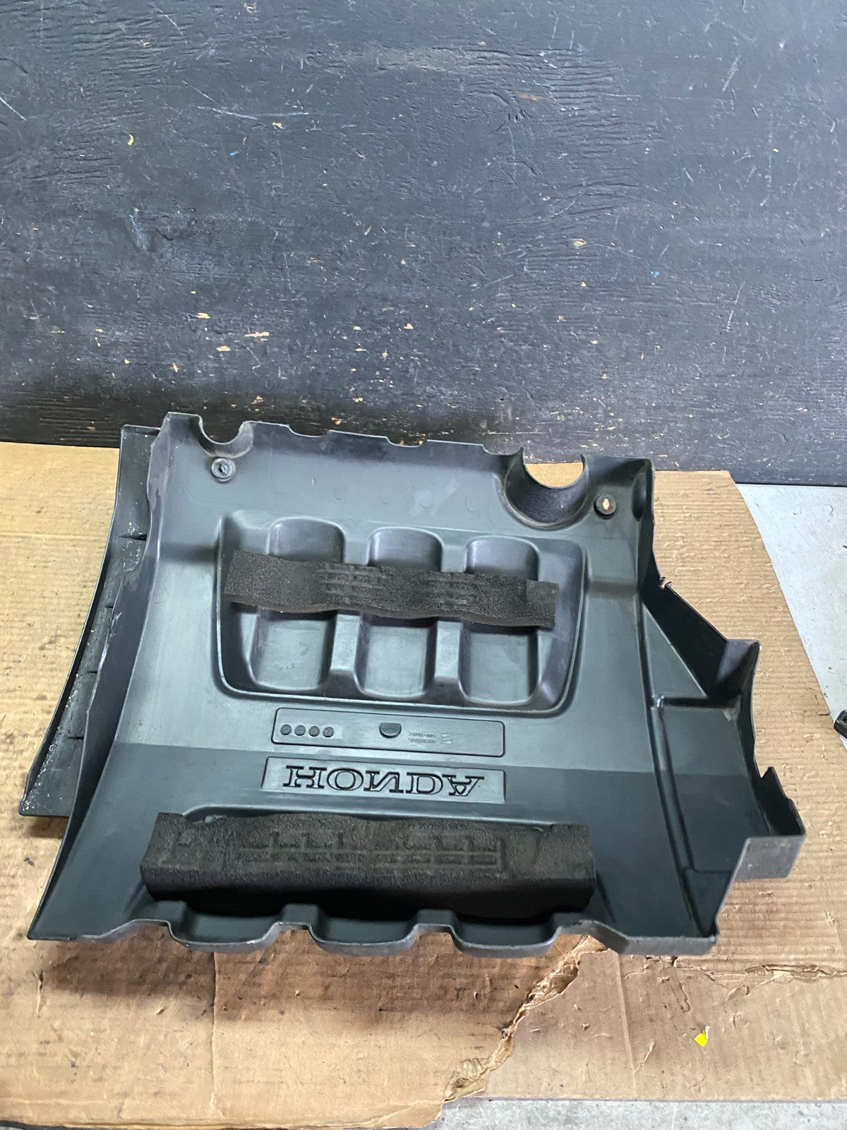 2005 to 2007 Honda Odyssey Black Engine Cover OEM Q9828 DG4