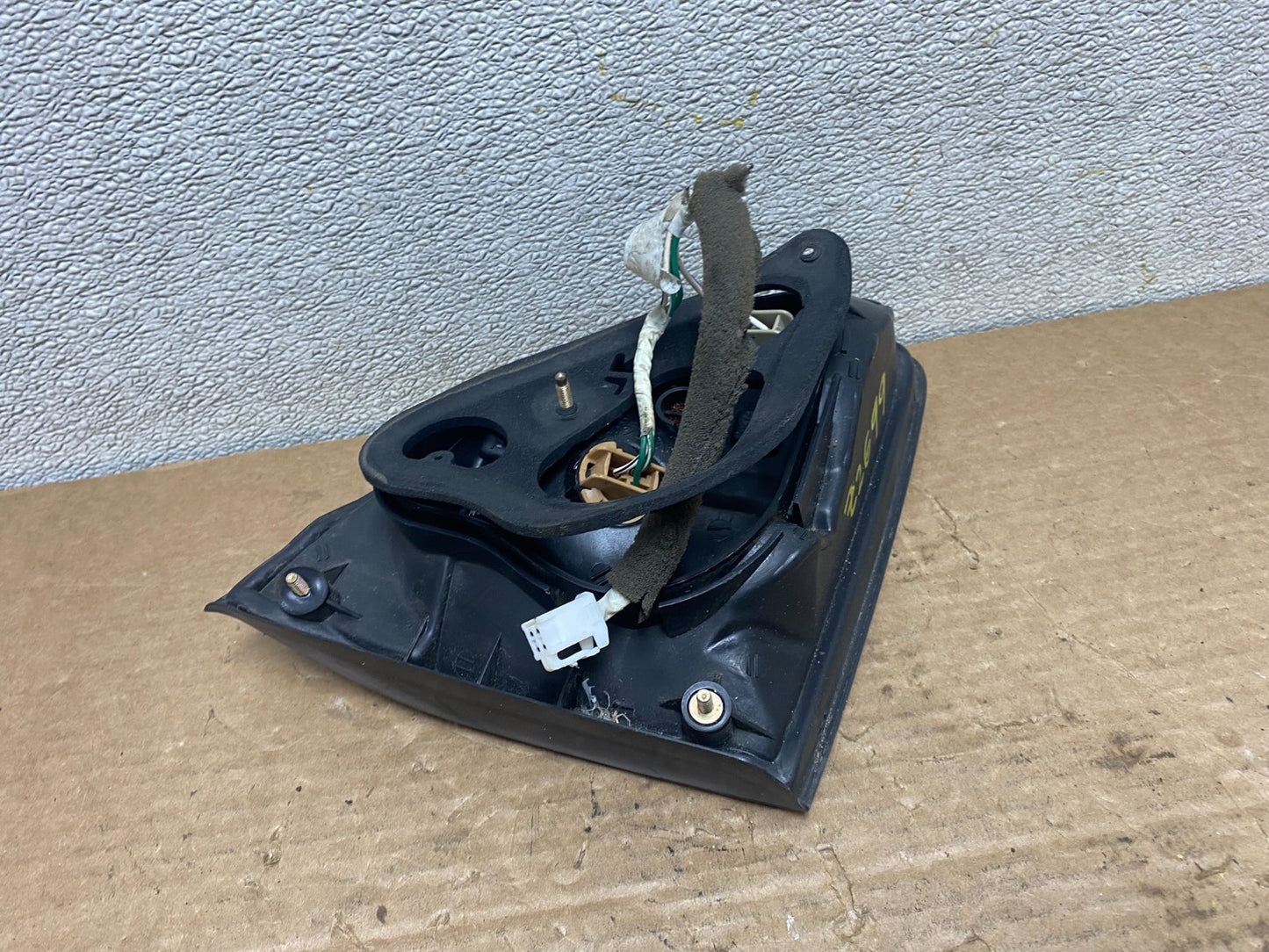 2000-2003 Lexus RX300 Right Passenger Side Rear Inner Tail Light Oem Z2699 DW5
