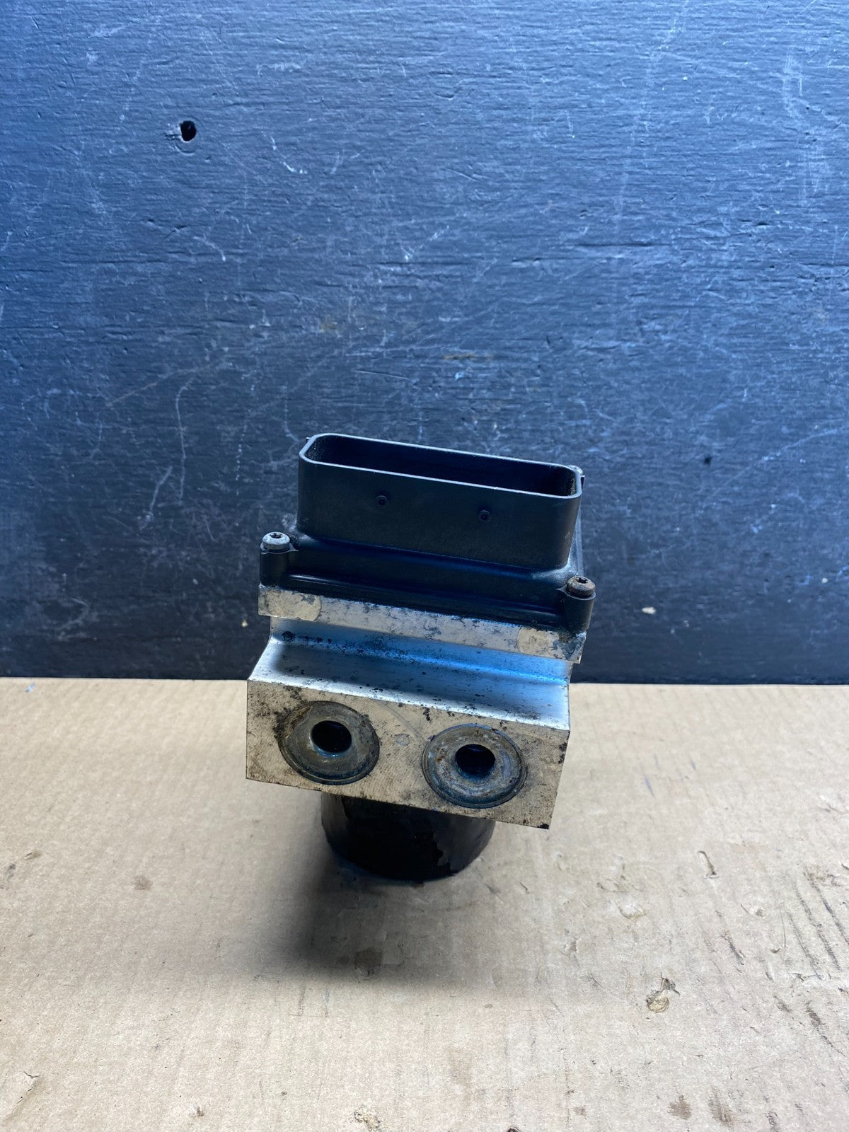 2011 - 2014 Ford E250 E350 Van ABS Anti Lock Brake Pump Module ag9751 DG3