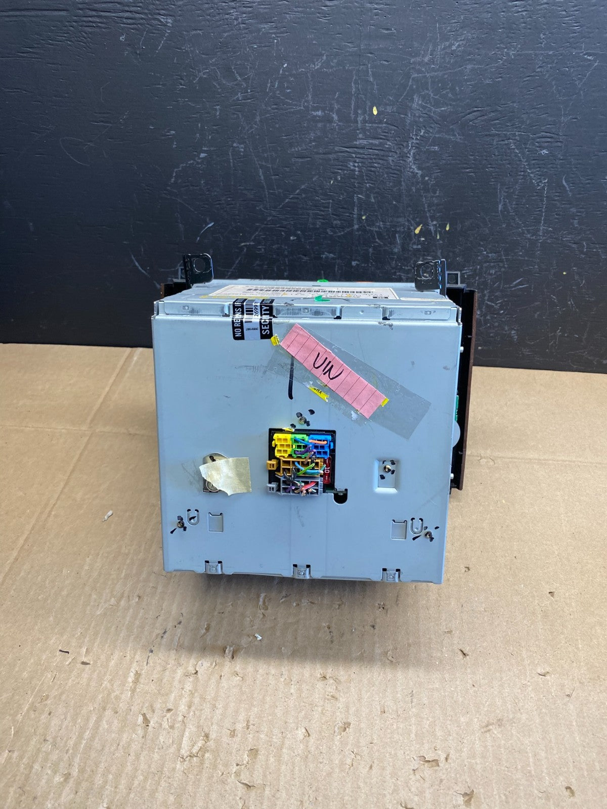 2005 to 2007 Cadillac Escalade Radio CD AM/FM DVD 6 Disc AB9519 DG4