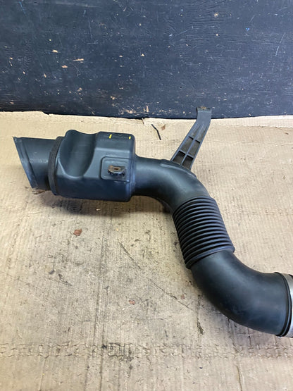 2007 to 2011 Toyota Tundra 4.0L Air Cleaner Intake Hose OEM P0902 DG4