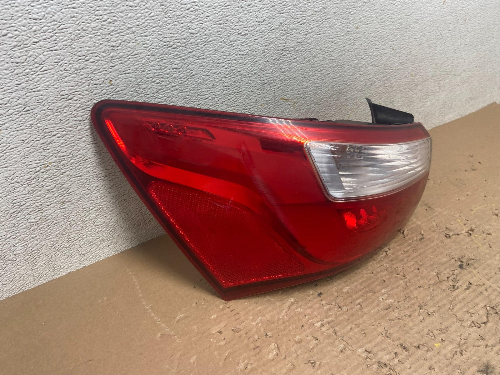 2012 to 2017 Kia Rio Sedan Left Driver LH Side LED Tail Light r1085 DG2