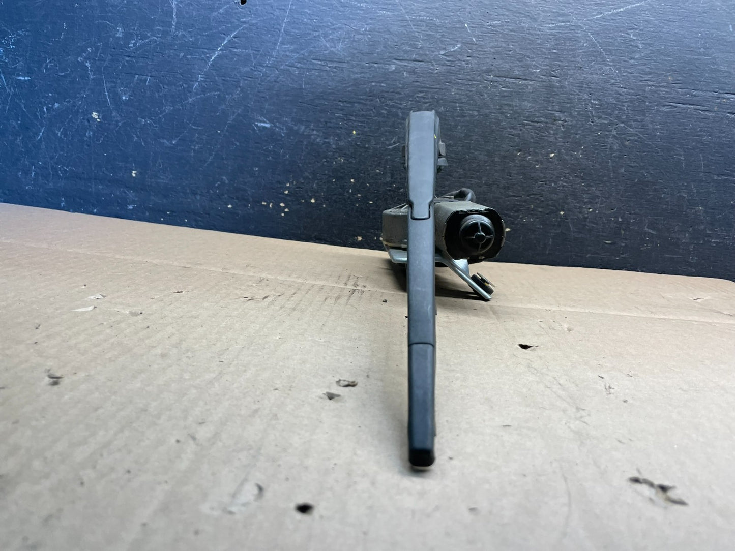 1999 to 2005 Saab 9-5 Wagon Rear Windshield Wiper Motor U2095 PS4
