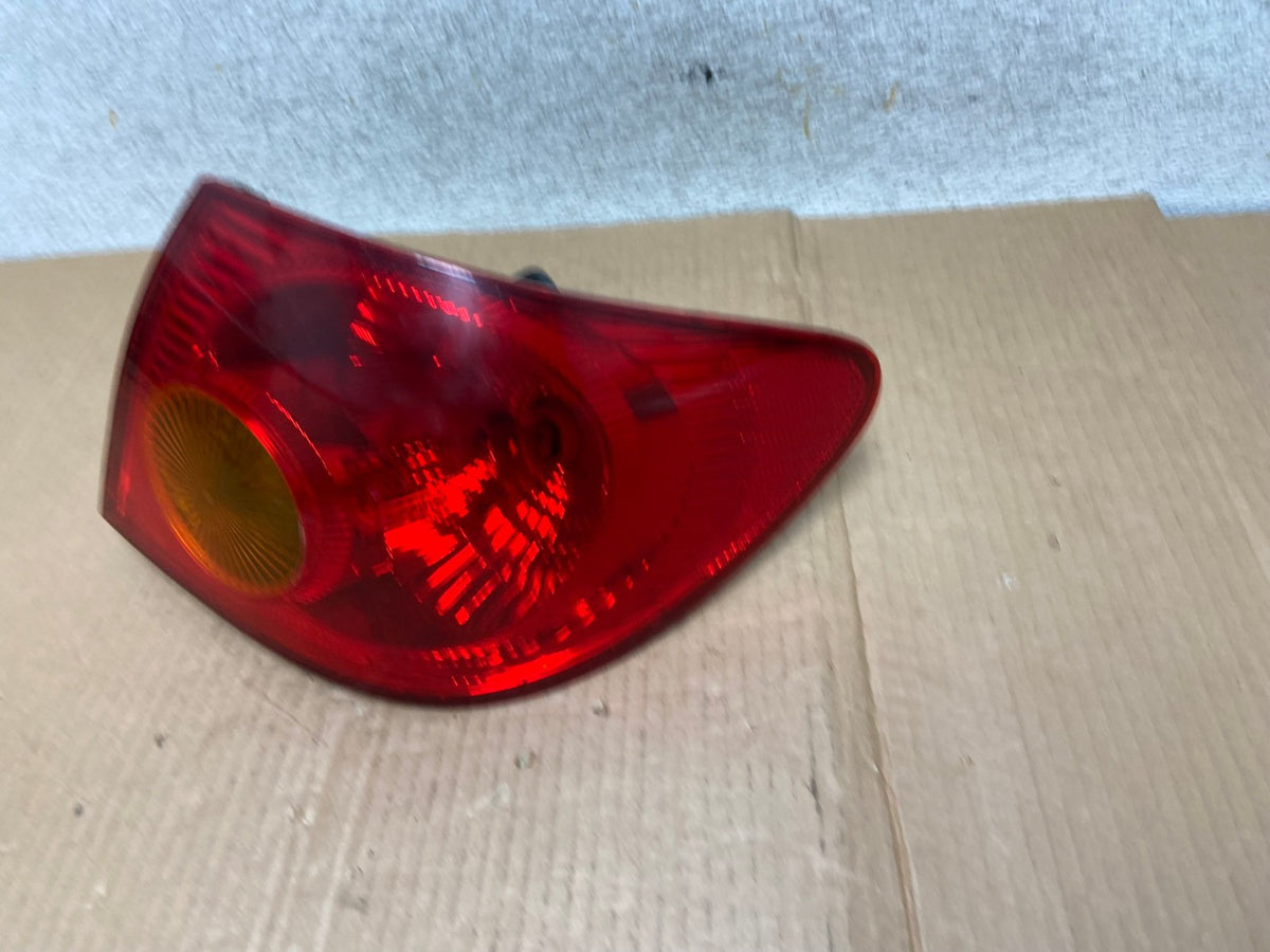 2003 to 2005 Toyota Corolla Right Passenger RH Side Tail Light AI5761 LK1