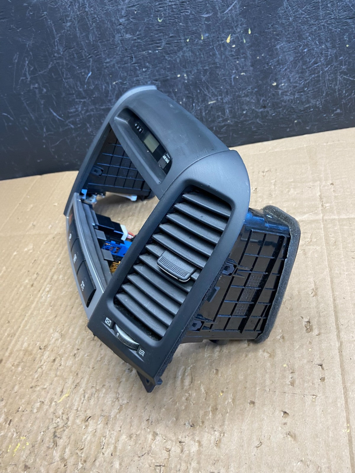 2007 to 2009 Hyundai Santa Fe Center Dashboard Radio Bezel Trim AD1990 DG2
