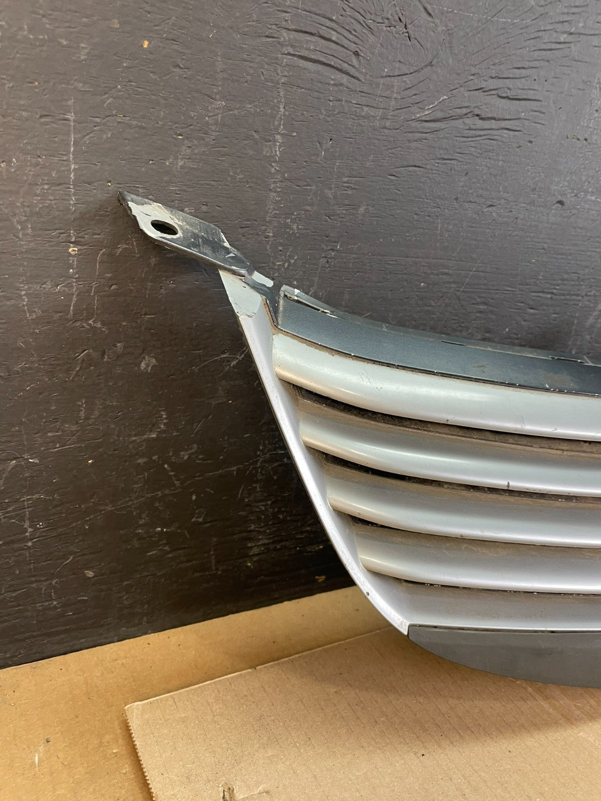 2005 to 2008 Acura RL Front Upper Grille Grill Emblem AC1942  DG2