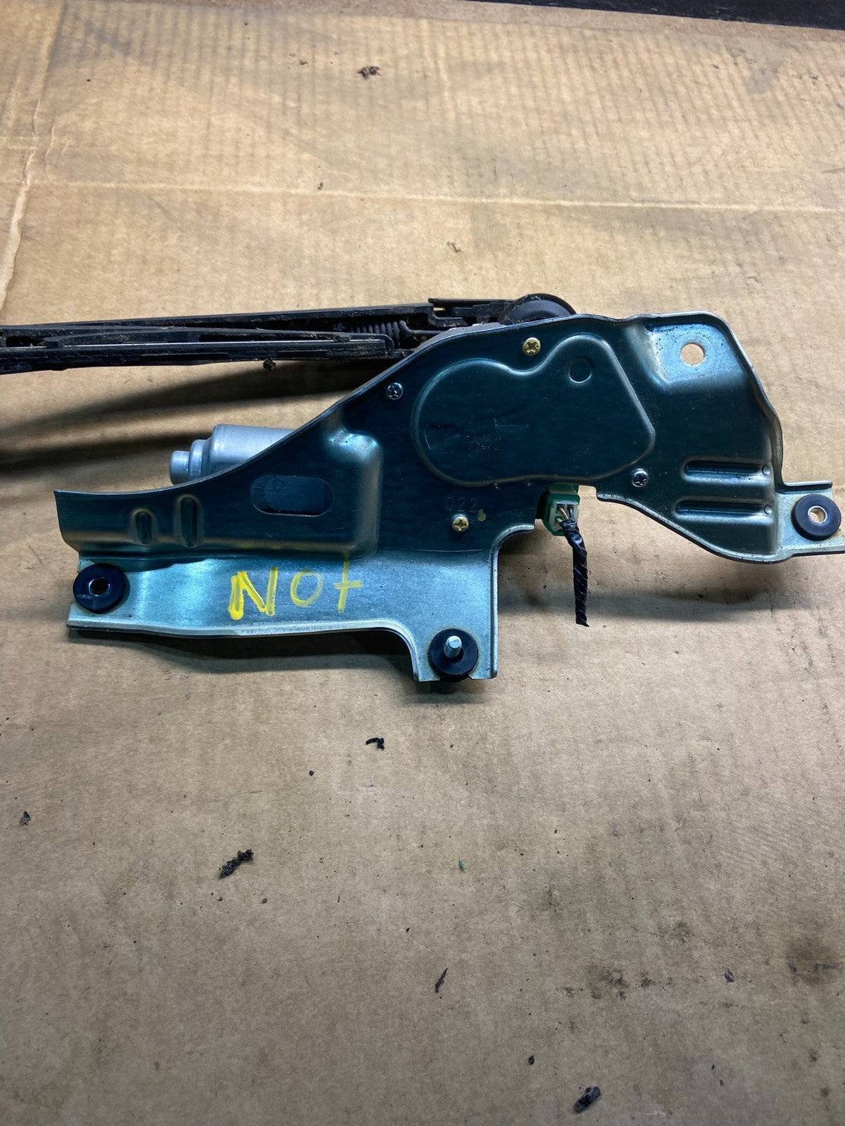 2009 to 2013 Subaru Forester Rear Windshield Washer Wiper Motor Y4519 PS5