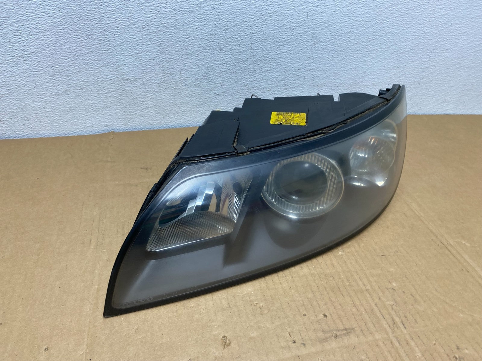 2004 to 2007 Volvo S40 Left Driver LH Side Headlight AC7525 DW2