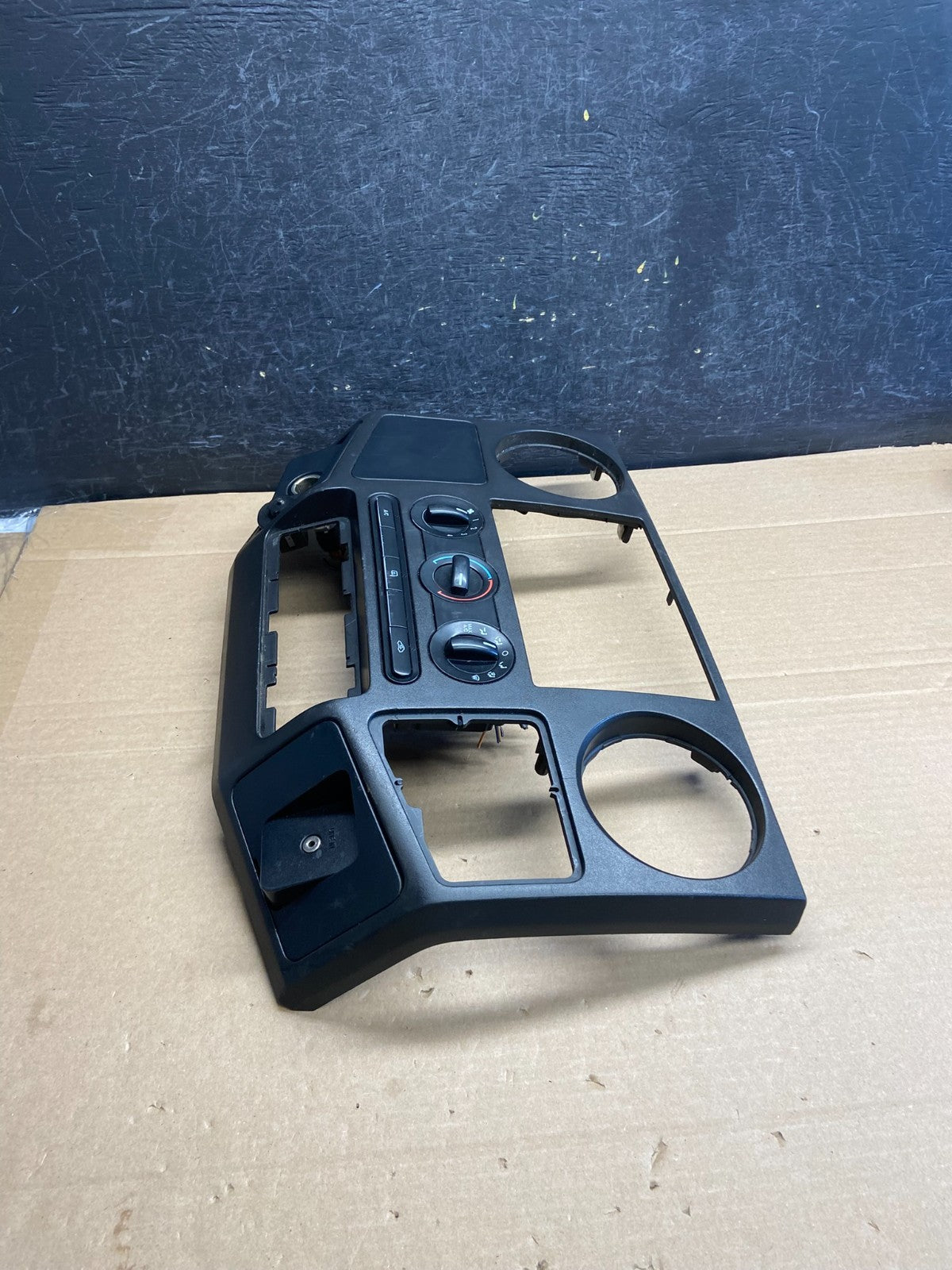 2008-2010 Ford F250 F350 Radio Climate Control Radio Dash Bezel Panel ag5011 DG2