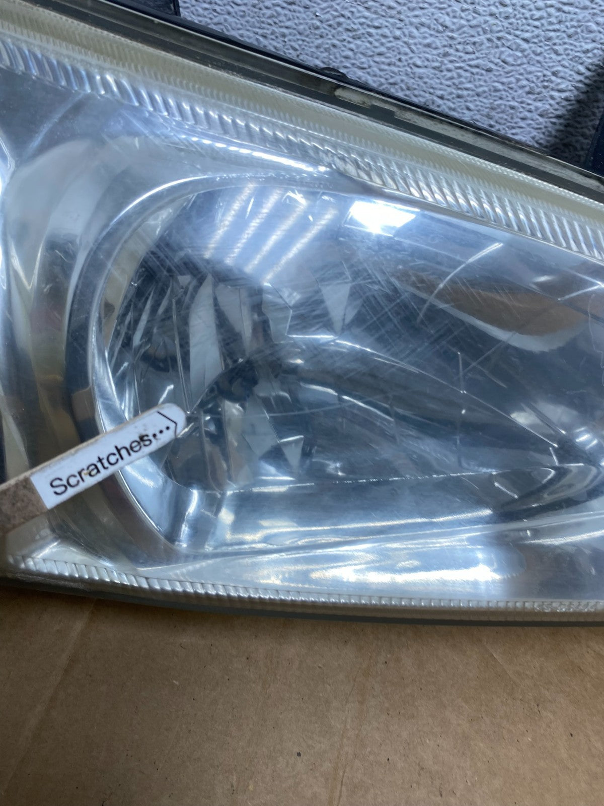 2000 to 2001 Nissan Maxima Left+Right Side Set Halogen Headlights AD5283 DW3