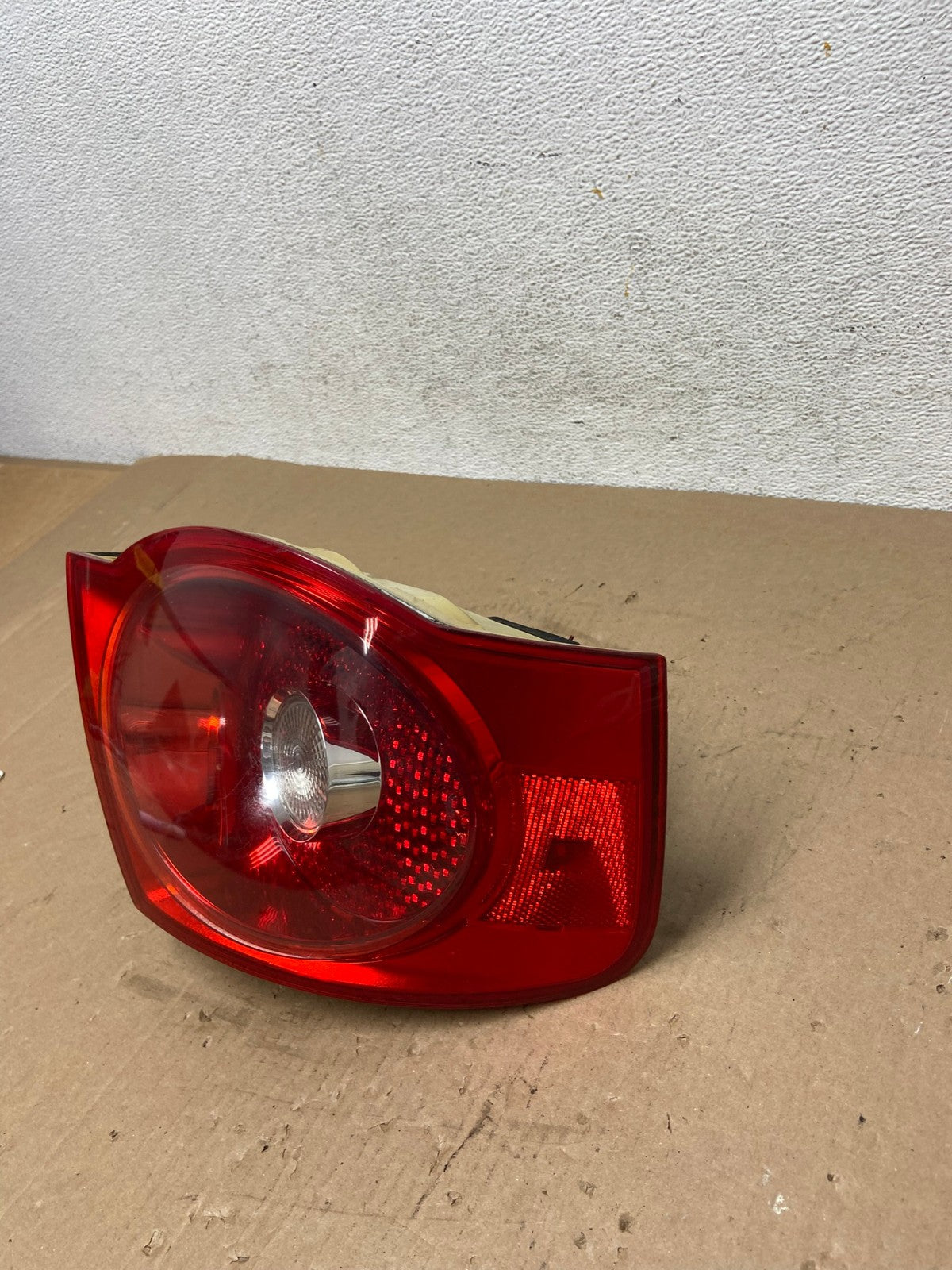 2005-2007 Volkswagen Jetta Sedan Left Driver Side Tail Light AD7684 LK1
