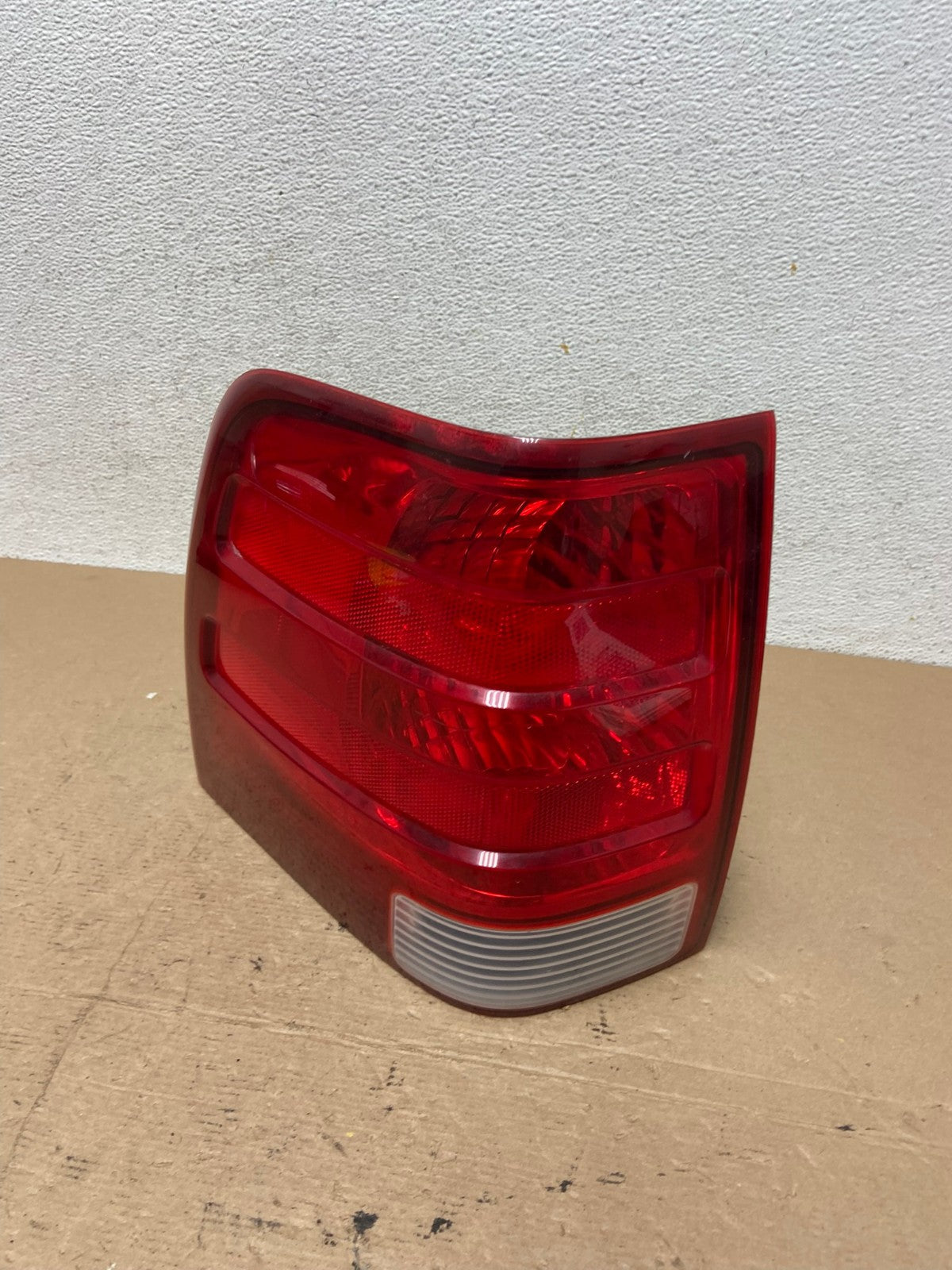 2003 2004 2005 2006 Ford Expedition Left Driver Lh Tail light AF4775 LK0
