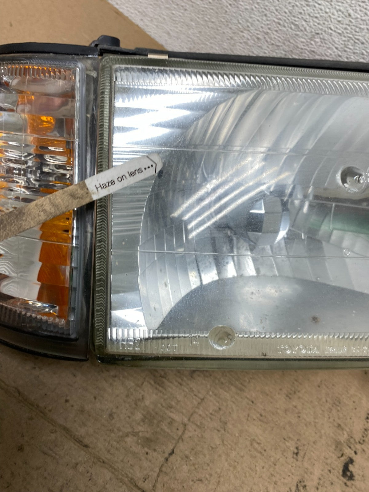1996 to 2002 Toyota 4Runner Halogen Right Passenger RH Headlight AF5095 DW3