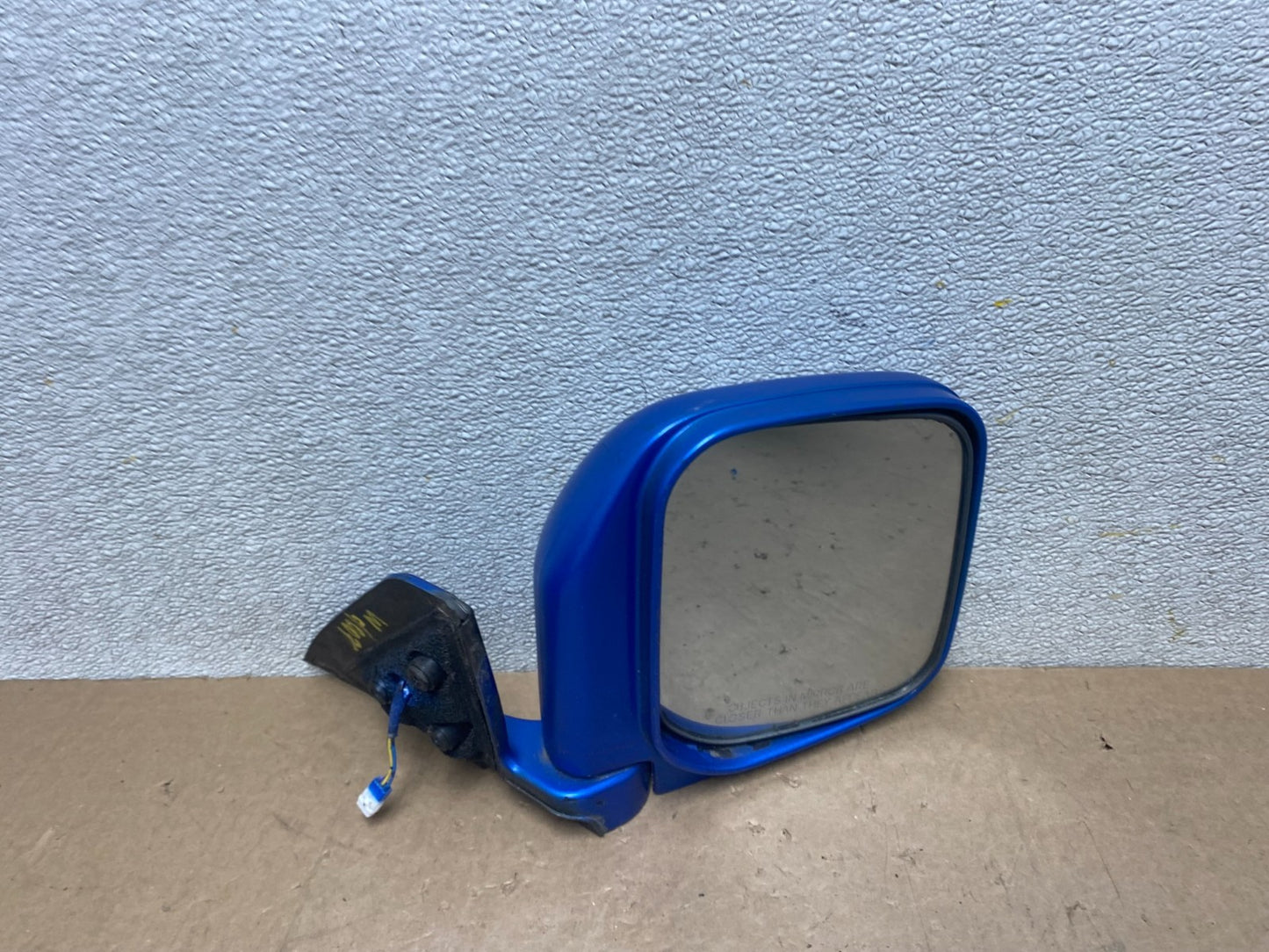 1997 to 2002  Mitsubishi Montero Passenger Right Side View Door Mirror W9007 DW4