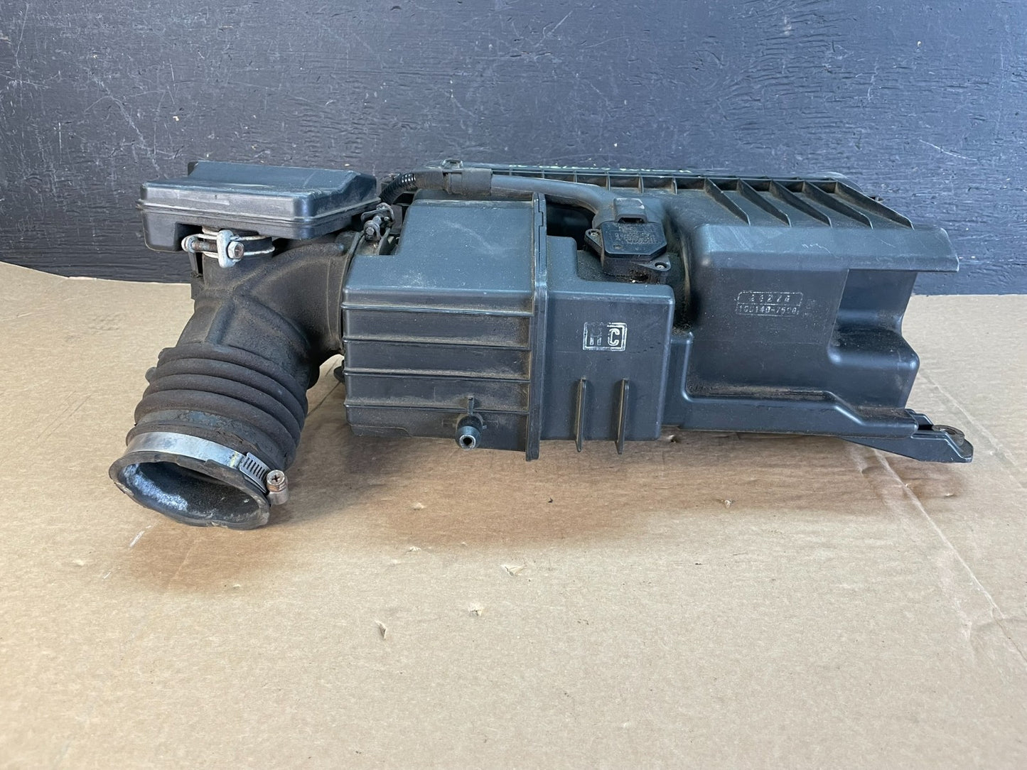 2006 - 2008 Lexus 400h Air Intake Resoantor Box AF5328 DG5