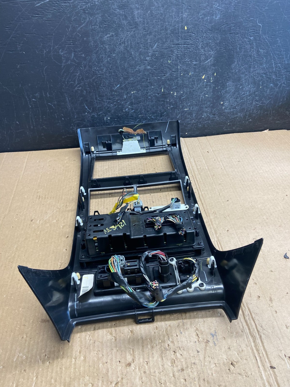 2006 - 2010 Ford Explorer Radio Heater Climate A/C Control Bezel Trim AE3921 DG6