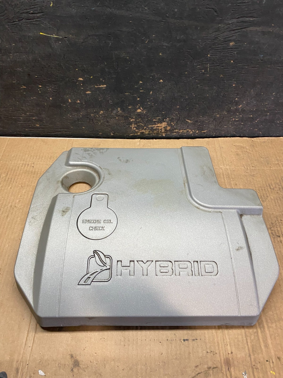 2005 to 2008 Ford Escape Hybrid Engine Motor Cover T4039 DG0