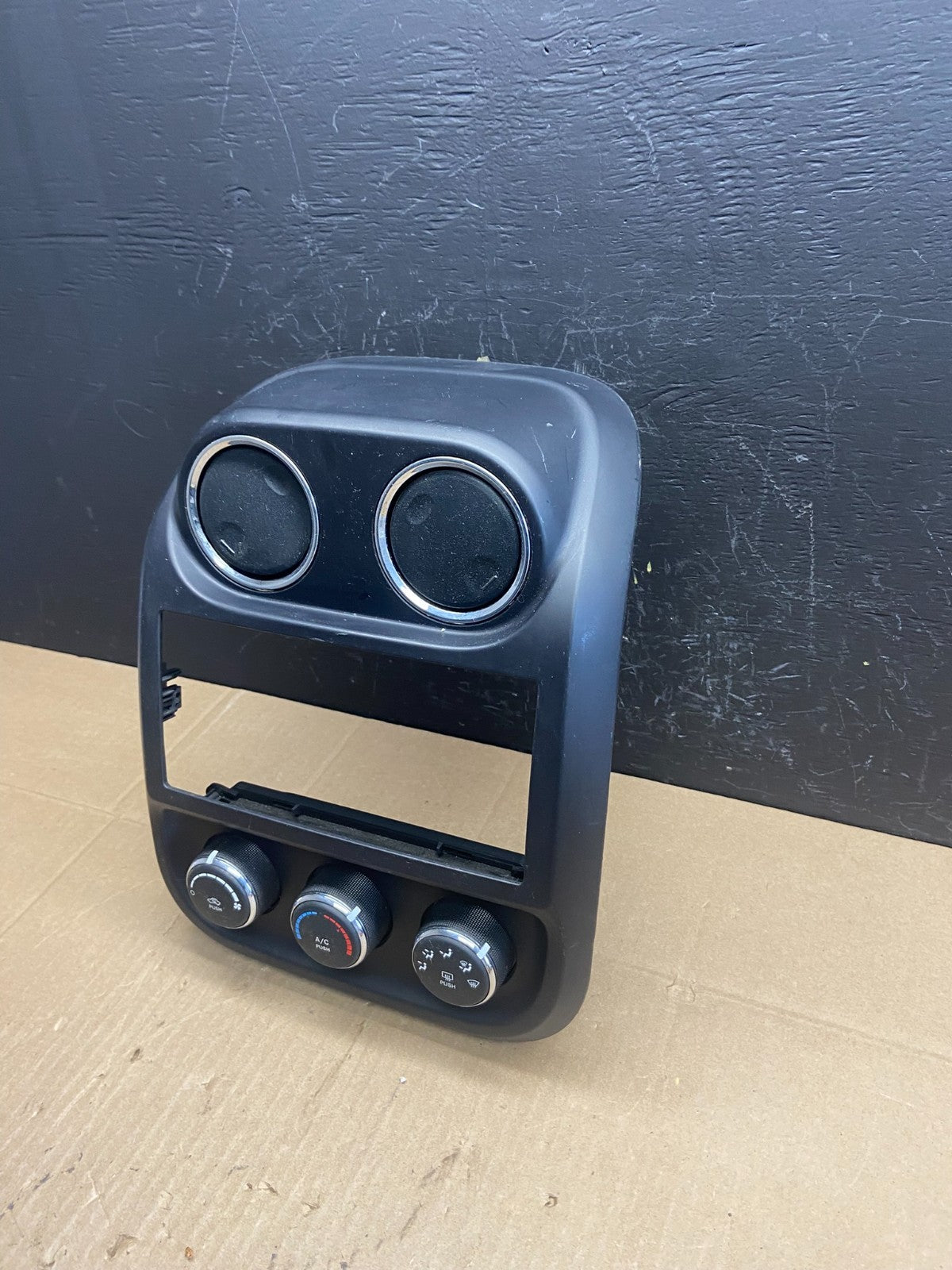 2011 to 2017 Jeep Compass Dash Climate Temperature Control Radio Bezel AB9409 DG1