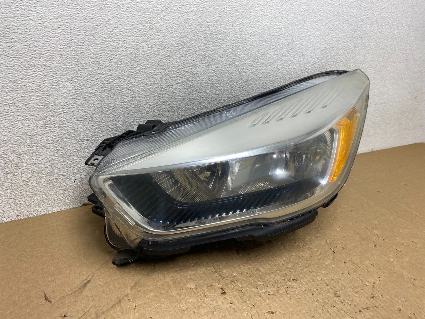 2017 - 2019 Ford Escape Left Driver LH Side Halogen Headlight AG1149 DG2