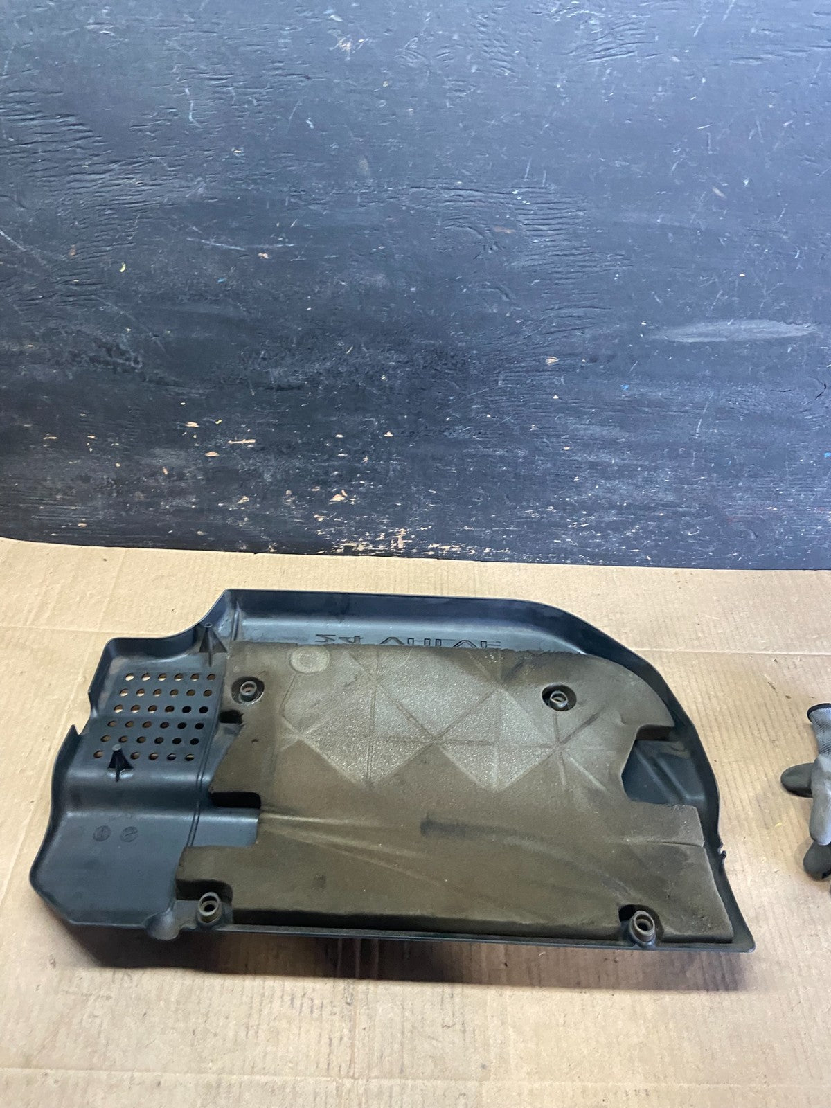 2004 2005 2006 Chrysler Pacifica 3.5L Engine Cover Motor R7346 DG4