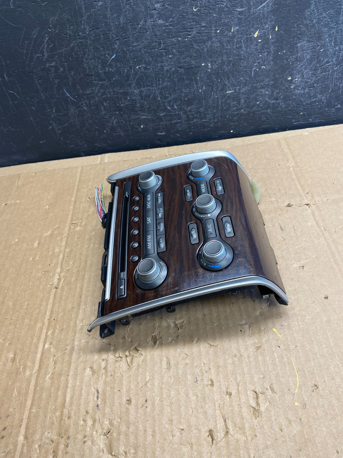 2013 to 2016 Nissan Pathfinder Radio Temperature Climate Control AD2288 DG1