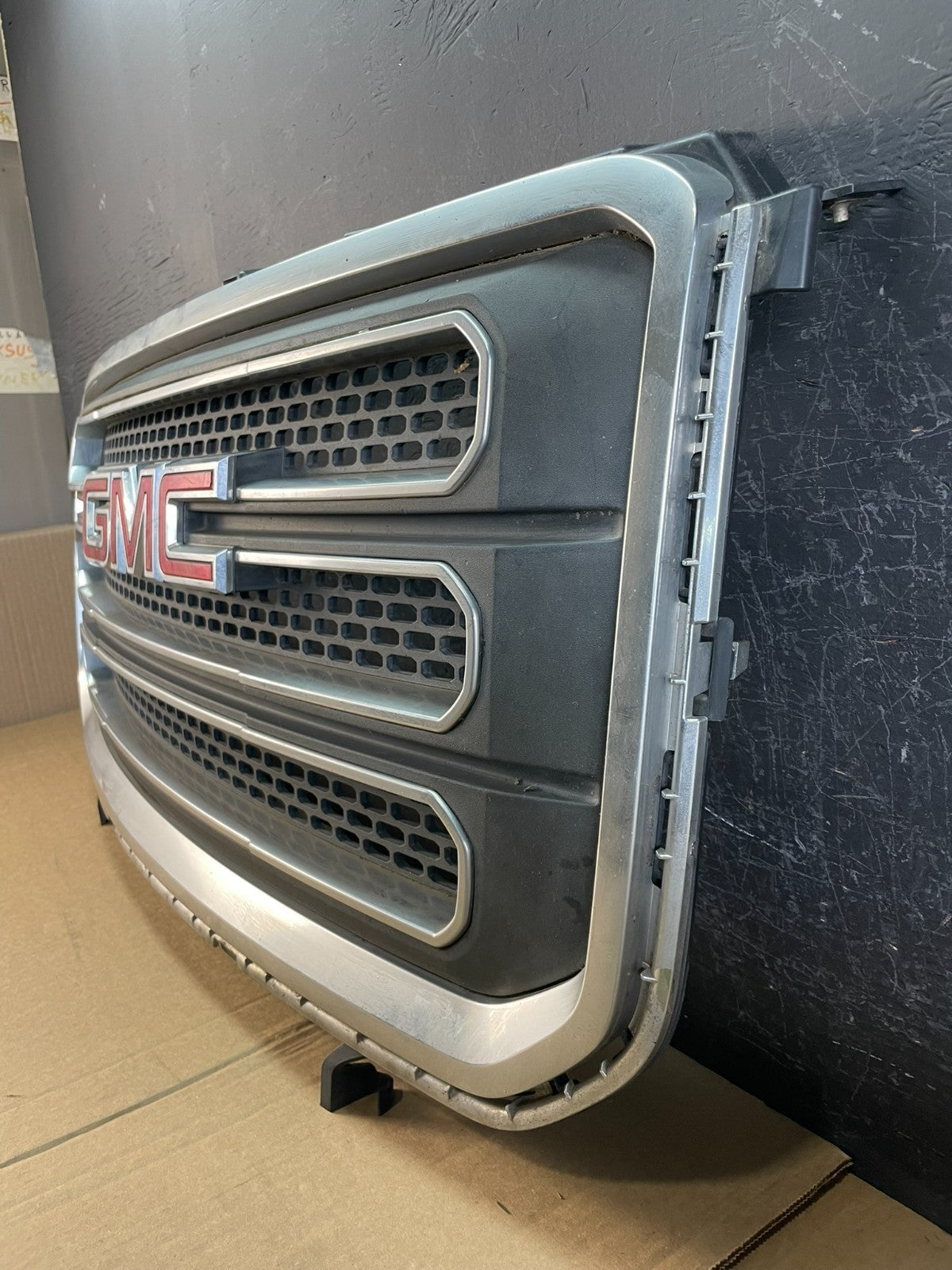 2013 2014 2015 GMC Acadia Front Upper Grill Grille AC9972 DG1
