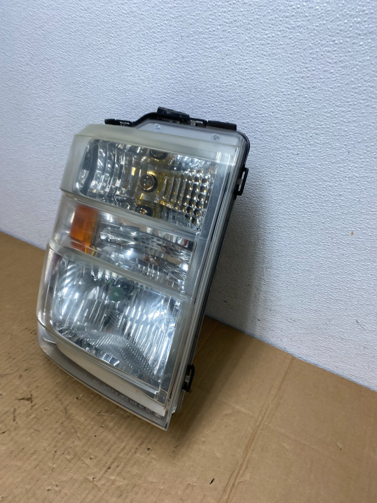 2008-2014 Ford Econoline E150 E250 E350 Right Passenger Headlight AC7602 DW1